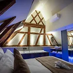 Serenity - De Prestige 4 Et 5 Etoiles - 2, 4 Et 6 Personnes- Centre Historique