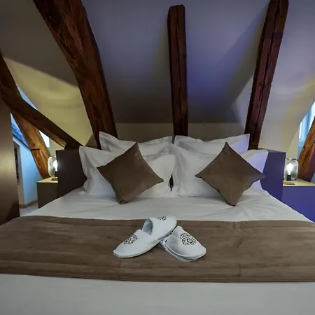 Serenity - De Prestige 4 Et 5 Etoiles - 2, 4 Et 6 Personnes- Centre Historique Appartement