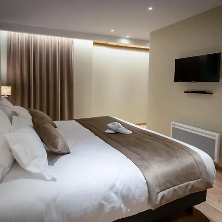 Serenity - De Prestige 4 Et 5 Etoiles - 2, 4 Et 6 Personnes- Centre Historique Apartment *