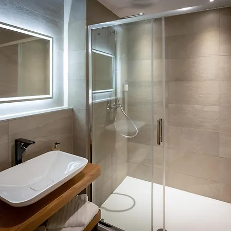 Appartement Serenity - De Prestige 4 Et 5 Etoiles - 2, 4 Et 6 Personnes- Centre Historique *