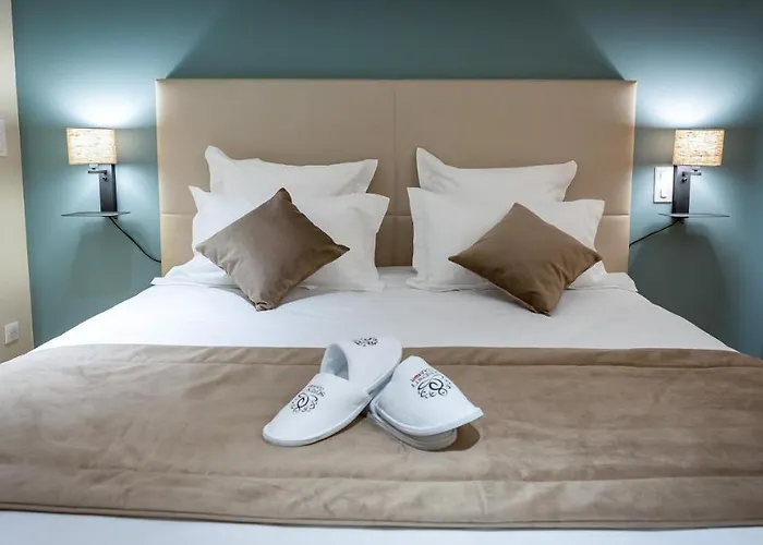 Apartment Serenity - De Prestige 4 Et 5 Etoiles - 2, 4 Et 6 Personnes- Centre Historique *