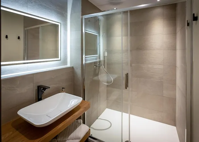 Apartment Serenity - De Prestige 4 Et 5 Etoiles - 2, 4 Et 6 Personnes- Centre Historique *